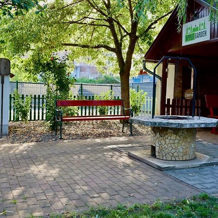 فيلا Applegarden ديبريتْسين المظهر الخارجي الصورة